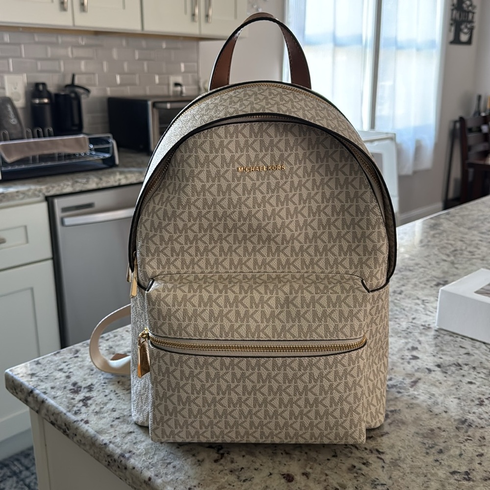 MICHAEL KORS - SALLY MEDIUM 2-IN-1 LOGO BACKPACK